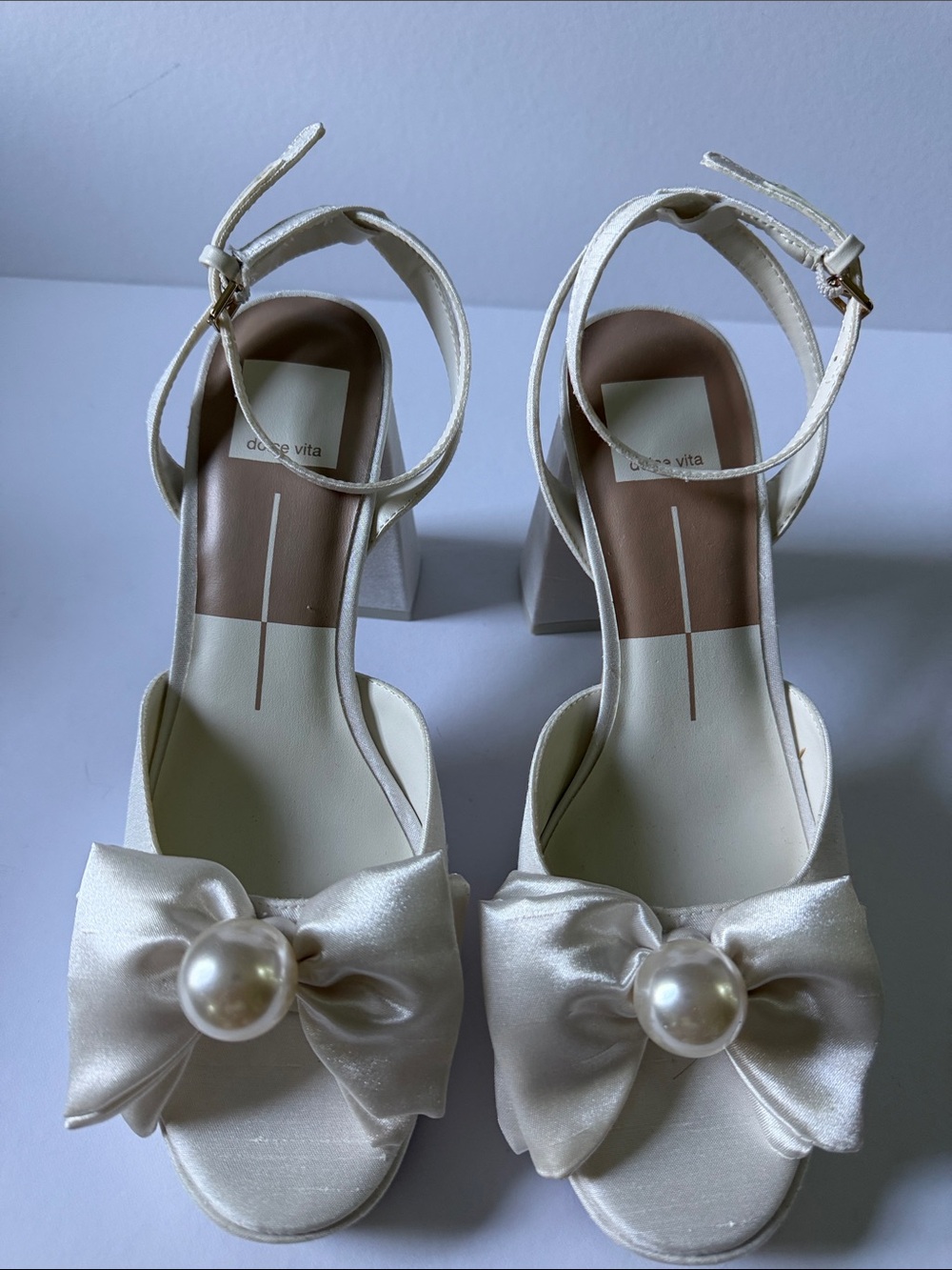 Dolce Vita Pearl Bow Satin Block Heel Sandals in Ivory bridal wedding size 8 bag